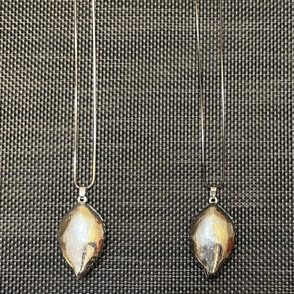 Sparkly Leaf Pendant and Necklace Bundle - Picture 3 of 10